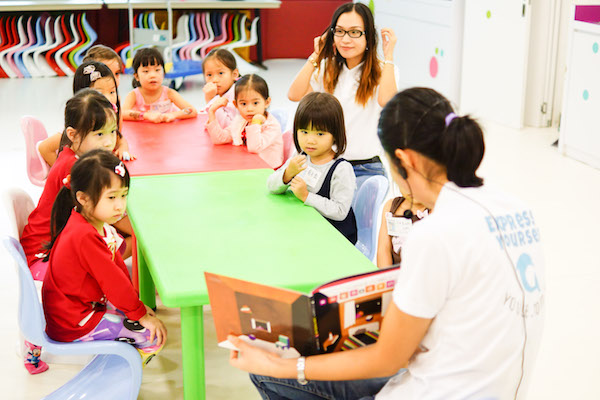 children enjoying youle mandarin enrichment classes for kids